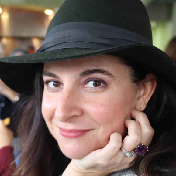 Meet your Posher, Jenevieve - Picture 1 of 1